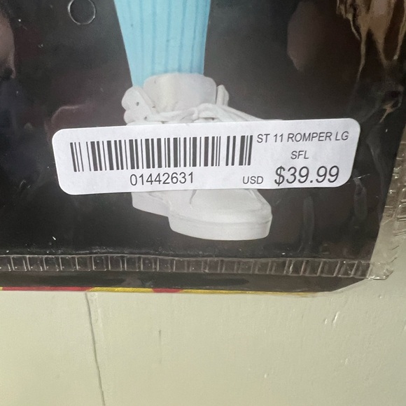 Spirit Halloween Womens Stranger Things Eleven Romper Socks Costume Large 12-14 - Picture 3 of 6